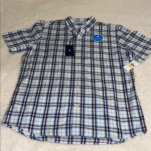 🌸NWT Izod Button Down